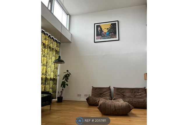 Thumbnail Flat to rent in King Edward's Road, London