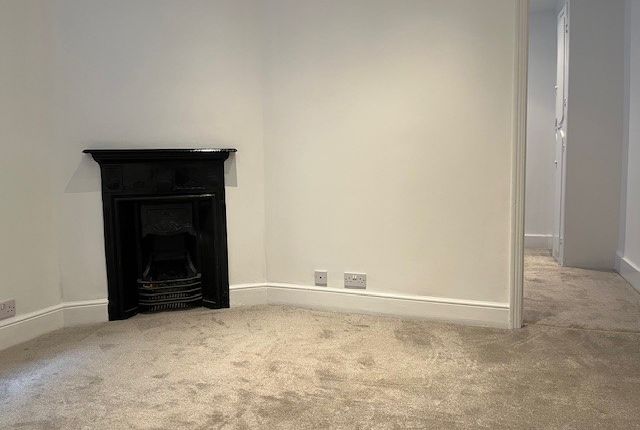 Stanlake Road, London photo 2