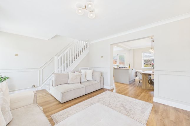 15 Gilmour Drive, Hamilton photo 3