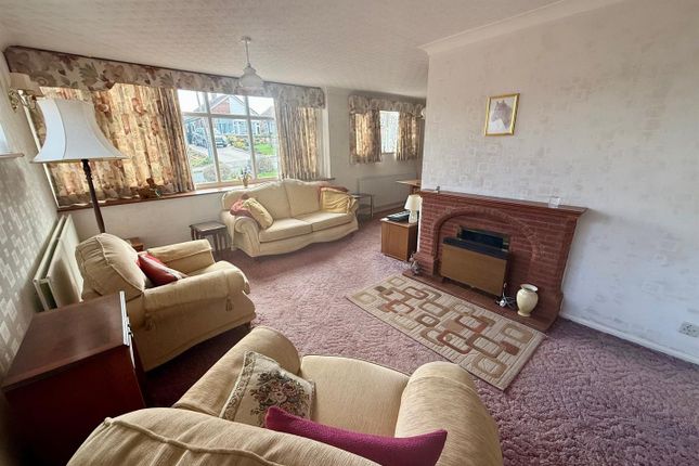 4, Ranleigh Avenue, Kingswinford photo 2