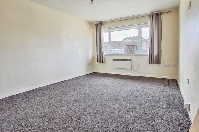 25, Lomas Drive, West Midlands photo 3