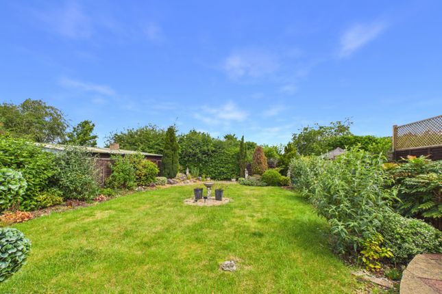 29, The Warren, Buckinghamshire photo 3