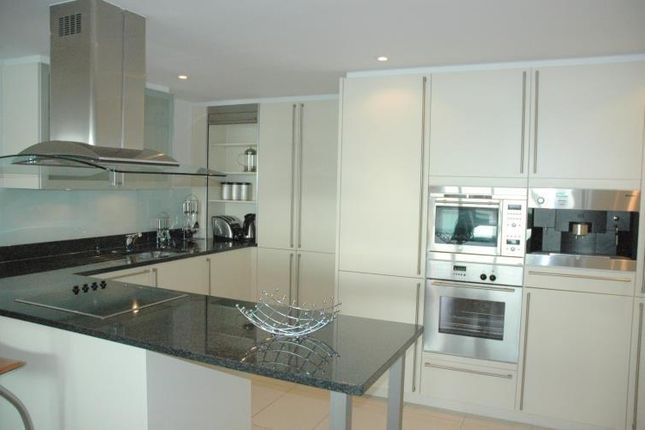 Flat to rent in West India Quay, Canary Wharf