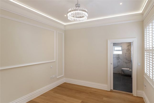 Flat for sale in Cathedral Yard, Exeter