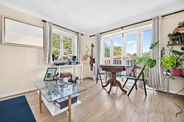 5 Shalbourne Square, London photo 4