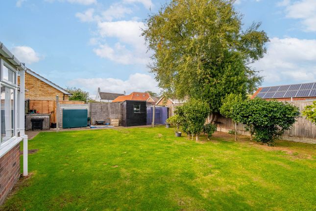 6 Park View Avenue, Great Yarmouth photo 2