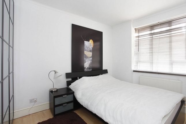 Flat to rent in Mackennal Street, St Johns Wood