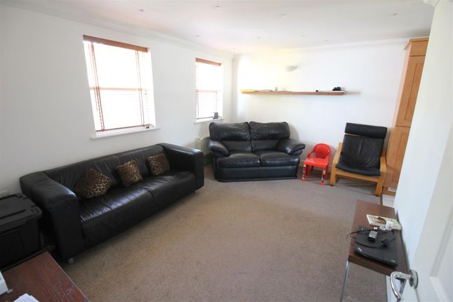 2 Bed Flat For Sale In Godwin Court Old Town Swindon Sn1 Zoopla