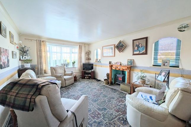 13, Plumtree Lane, North Thoresby photo 2