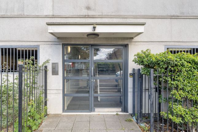 Flat Three, Elgin House, Romford photo 2