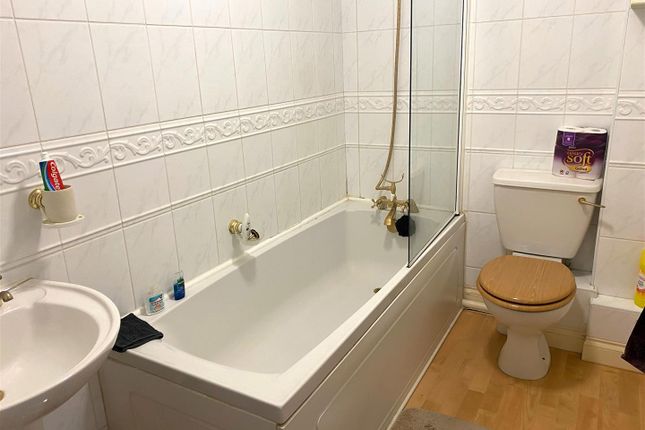 5 Woodland Court, Orchard Close, Freshwater photo 5