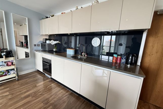 Apt 233, Milliners Wharf, Manchester photo 2