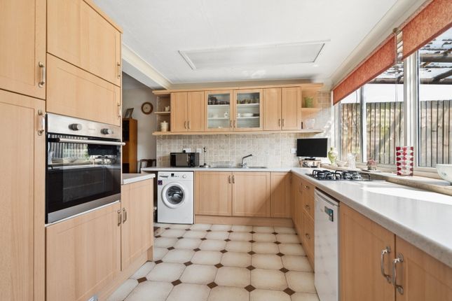 14, Basing Road, Rickmansworth photo 3