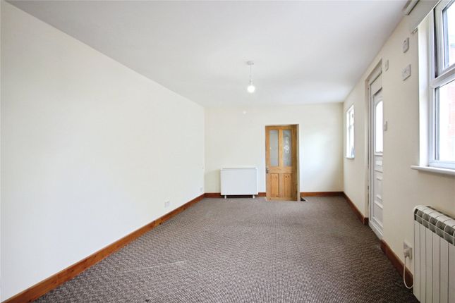 Flat 4,, 29 Highgrove Street, Berkshire photo 3