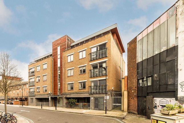 Thumbnail Flat for sale in Mackintosh Lane, London