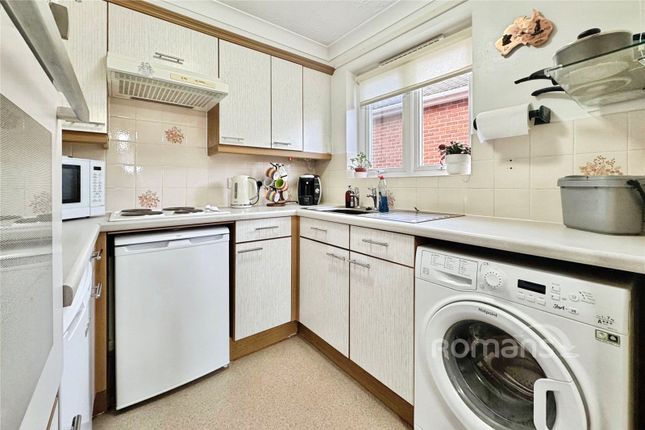 Flat 20, Warner Court,, Yorktown Road, Sandhurst photo 4