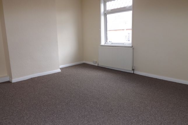 90, Sutton-in-Ashfield photo 3