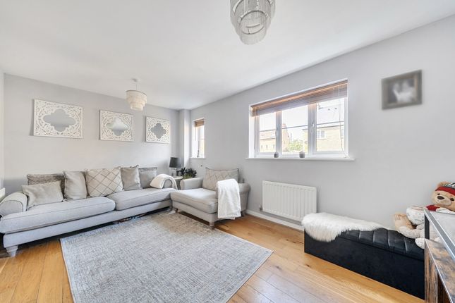 38, Jennings Orchard, Cheltenham photo 2