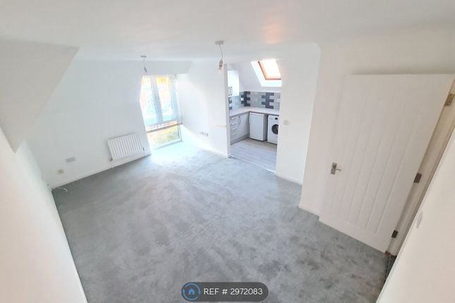 Flat, Balfour Court Station Road, Harpenden photo 4