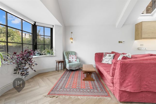Ground floor, 151, Elsenham Street, London photo 3