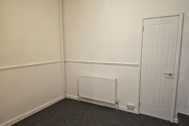 9 Marlborough Avenue Hampshire Street, Hull photo 5