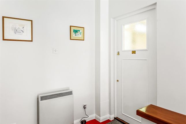 Flat for sale in Forge Lane, Cheam, Surrey