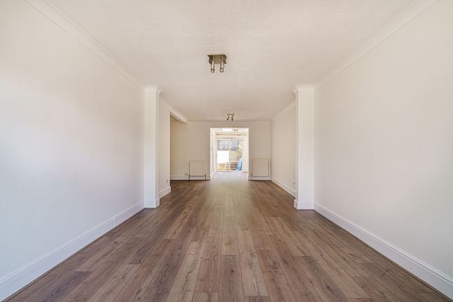 82 Walden Avenue, Chislehurst photo 4