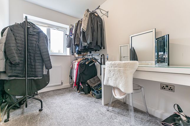 Town house for sale in Bramblemead, Leigh
