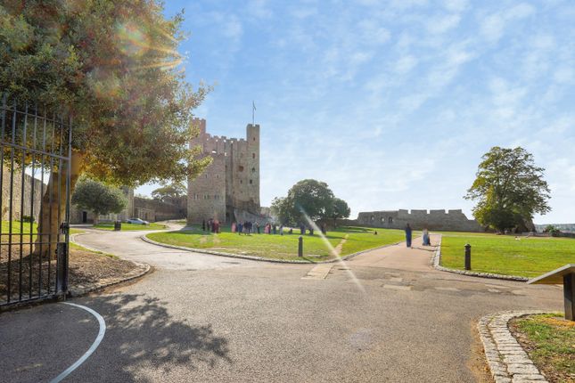1, Castle View Mews, Rochester photo 2