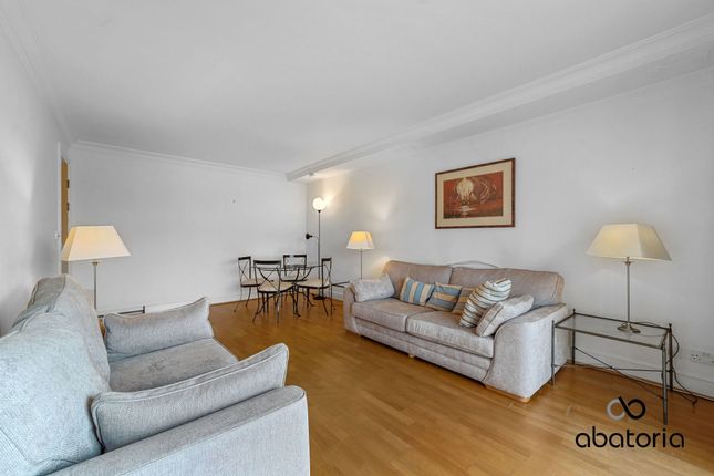 Flat 42, Shearwater Court, St Katharine Docks photo 3