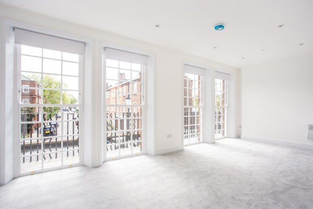Thumbnail Studio to rent in South Parade, London