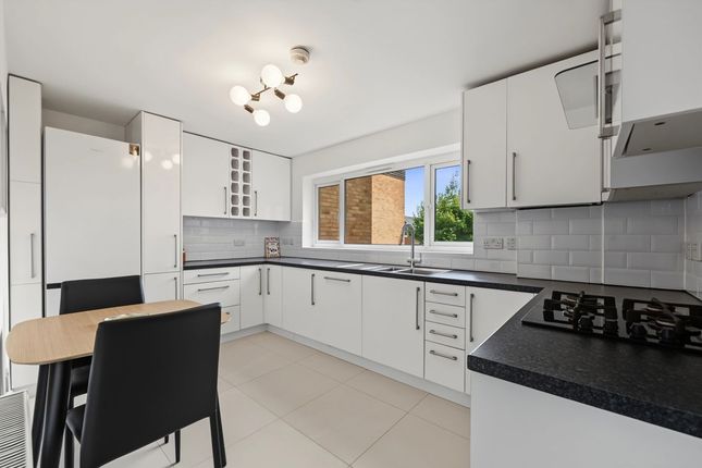 Flat 9, 45, Sunningfields Road, London photo 2