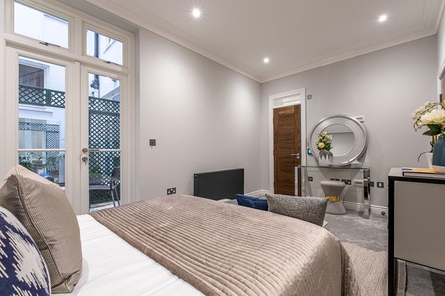 Flat for sale in Lennox Gardens, London