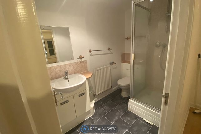 Paignton Close, Romford photo 5