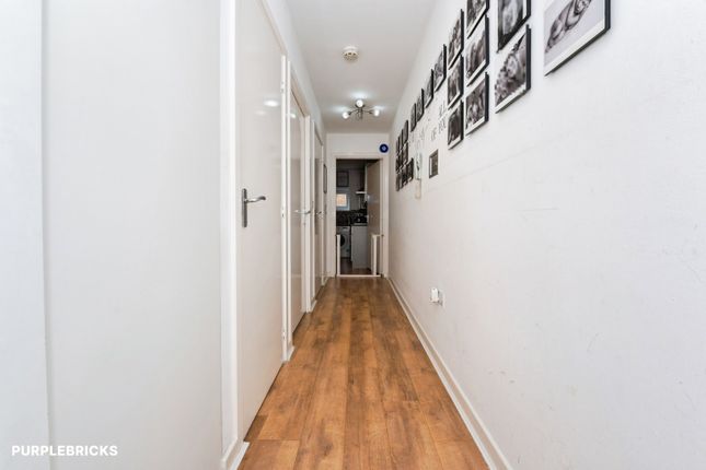 9, Cameron Drive, Dartford photo 4