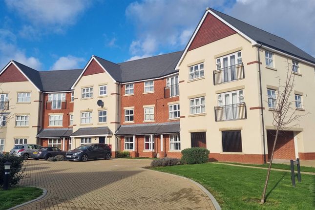 Flat for sale in Harebell Road, Andover