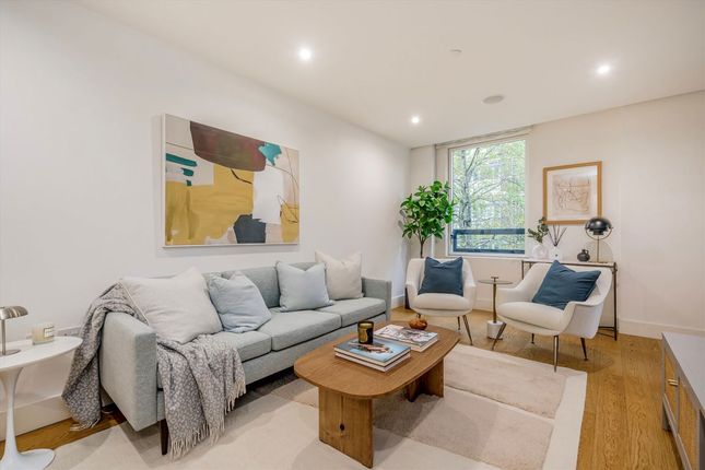 2-bed flat on Apartment 79, 121, Upper Richmond Road, London, £599,950