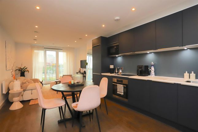 15 Stanley Street, Salford photo 4