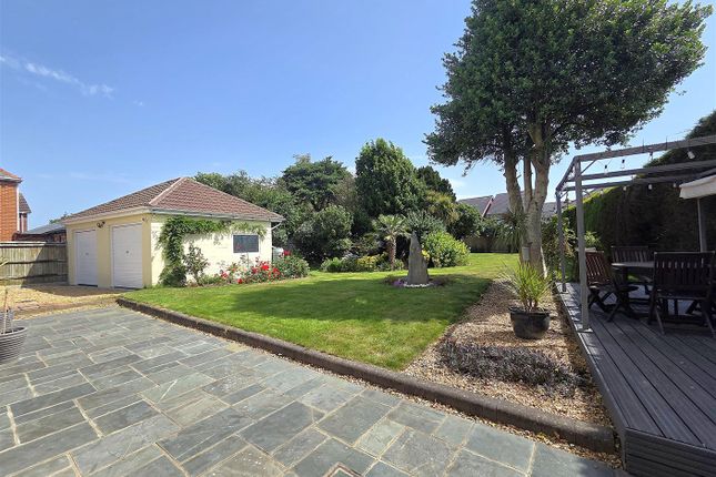 355, Hunts Pond Road, Fareham photo 2