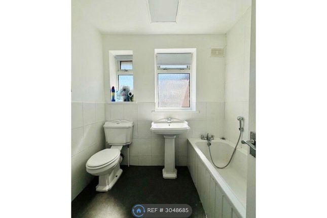 B Beach Road, Thornton-Cleveleys photo 2