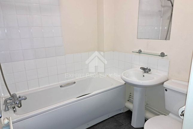 2 The Pines (Rent Account), Worksop photo 5