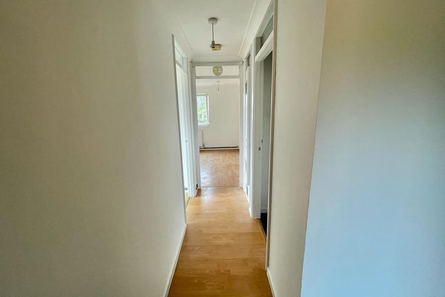 46, Holly Park Drive, Birmingham photo 3