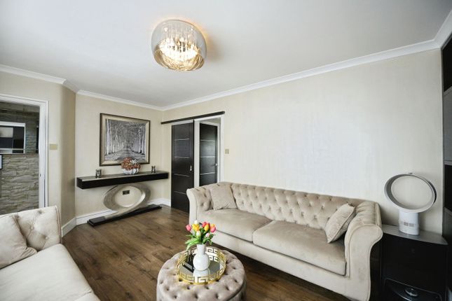 Marsh Green Road, Dagenham photo 3