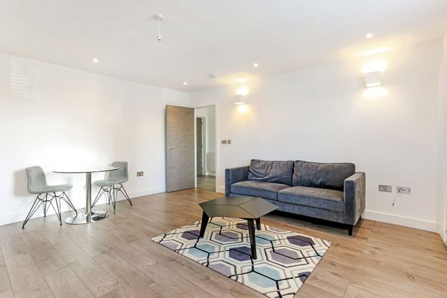 Flat 9 Karam Court, 305 Commercial Road, London, London photo 4