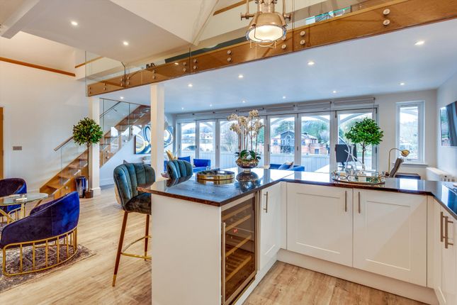 Flat for sale in Thameside, Henley-On-Thames, Oxfordshire