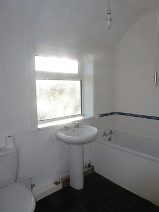 2, Glamis Grove, Middlesbrough photo 4