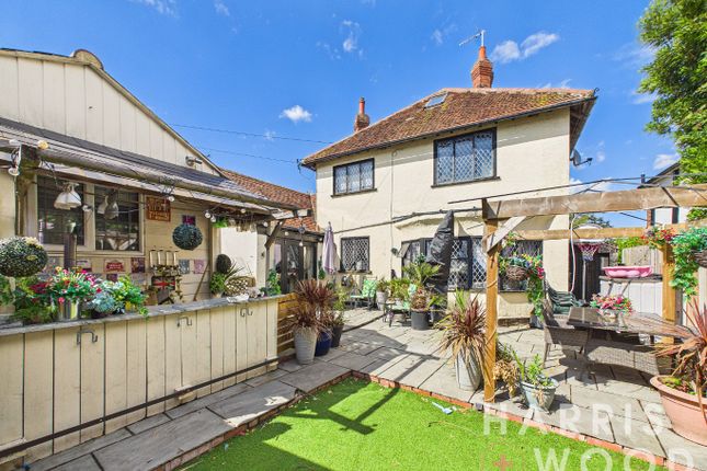 13 St. Andrews Avenue, Colchester, Essex photo 4