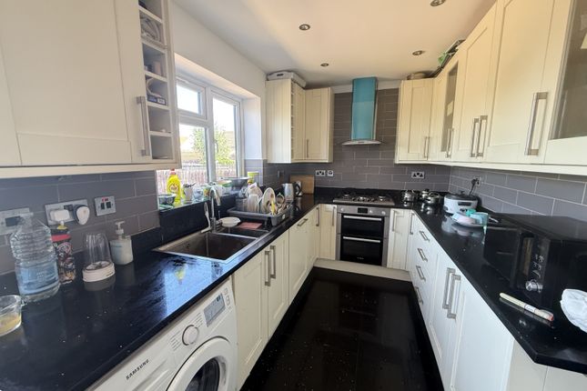 Eastcote Lane, South Harrow photo 5