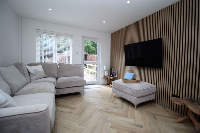 19 Helford Gardens, Southampton photo 4