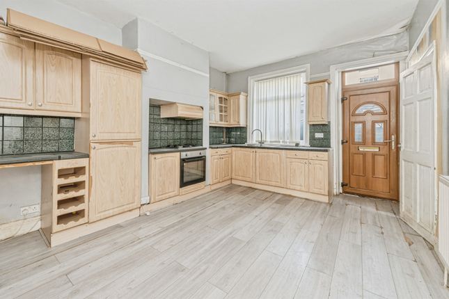 81, Parsonage Road, Bradford photo 4